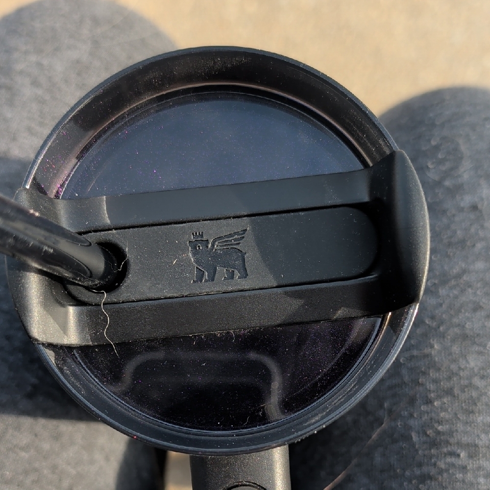 Stanley Iridescent Black-to-Purple Travel With Elphaba's Hat Straw Topper - Picture 3 of 10